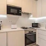 Campolide Lovely 2 Bedroom By Innkeeper *