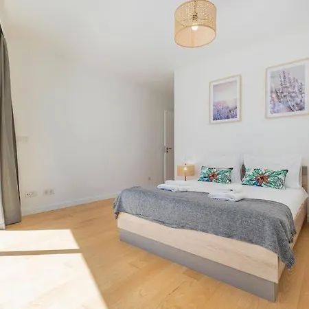 Apartment Campolide Lovely 2 Bedroom By Innkeeper