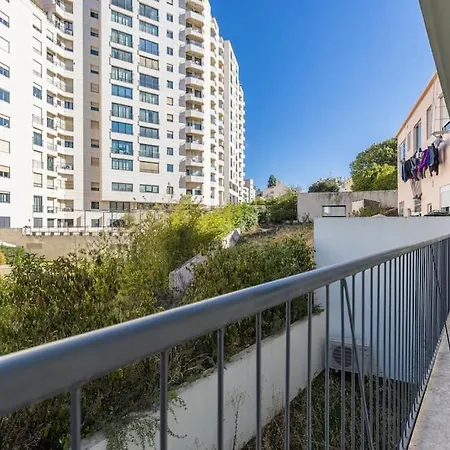 Apartament Campolide Lovely 2 Bedroom By Innkeeper Lizbona