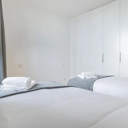 Campolide Lovely 2 Bedroom By Innkeeper * 리스본